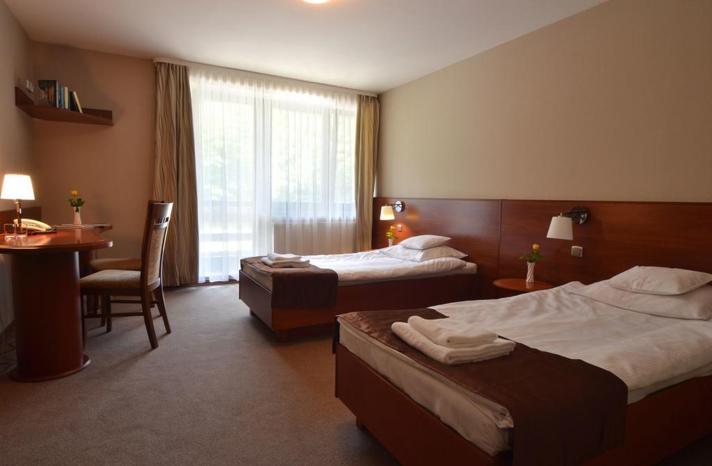 Osrodek Beskid Fizjo & Spa คอร์เบียลุฟ ภายนอก รูปภาพ